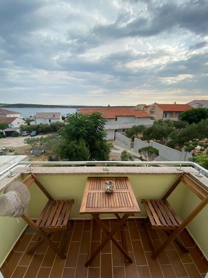 Apartmani Begic 1 I 2 Barbat na Rabu Dış mekan fotoğraf